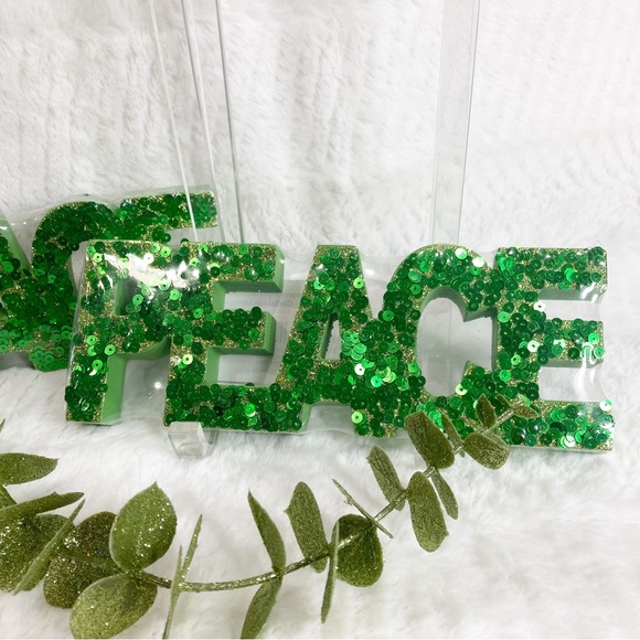Peace Signs Sequins Wood Set of 2 Green NEW - Picture 2 of 5
